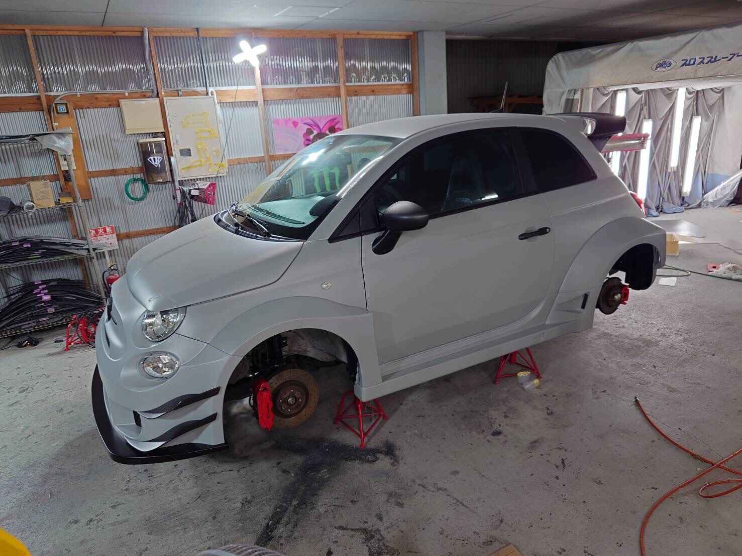 LB-WORKS ABARTH595