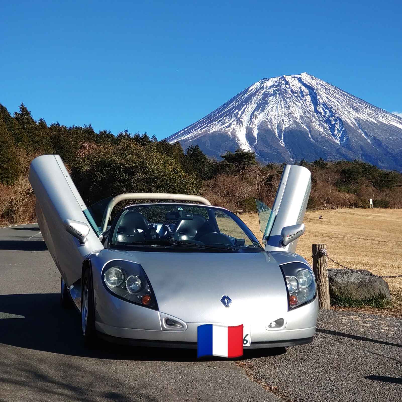 プロフィール3に写真を追加してください。