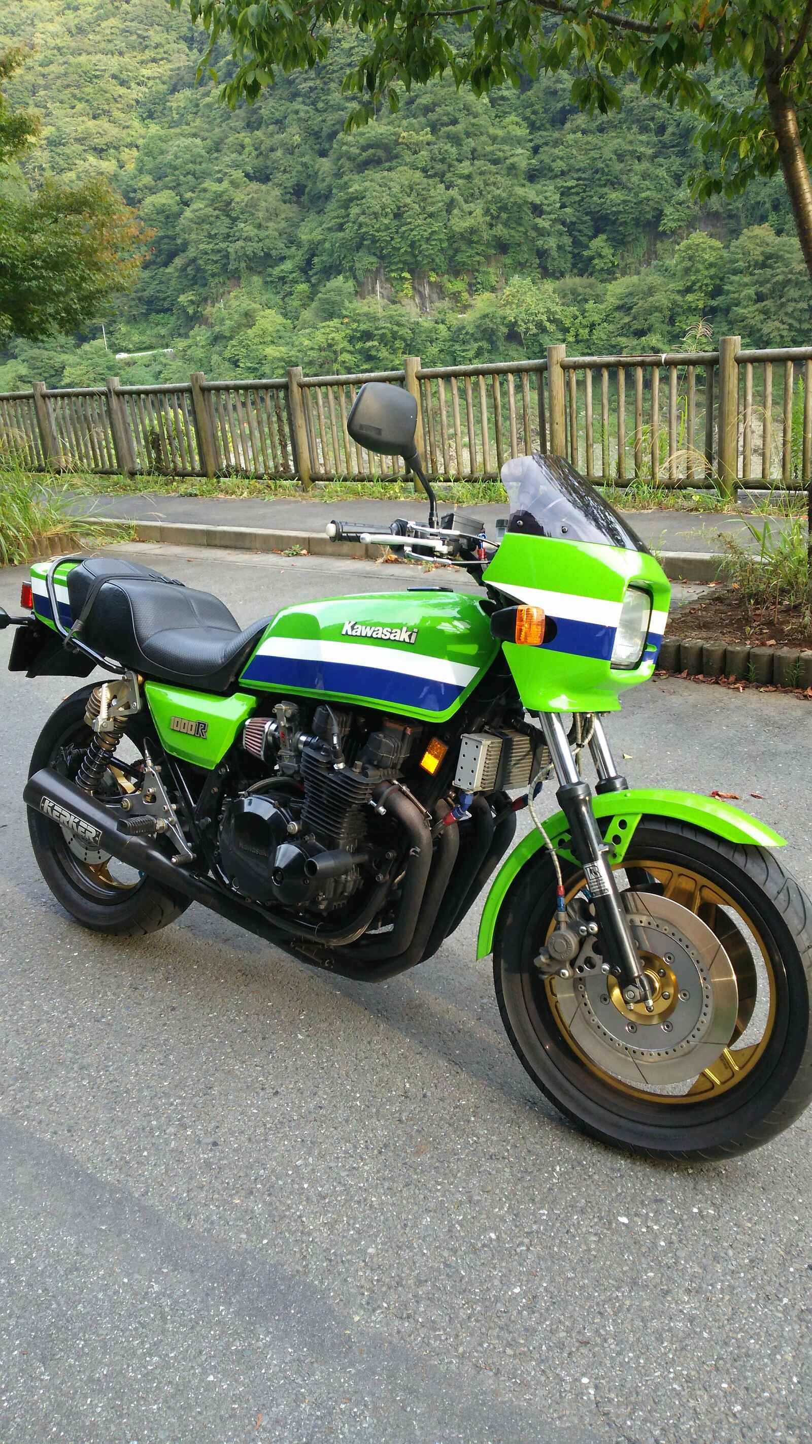 プロフィール3に写真を追加してください。