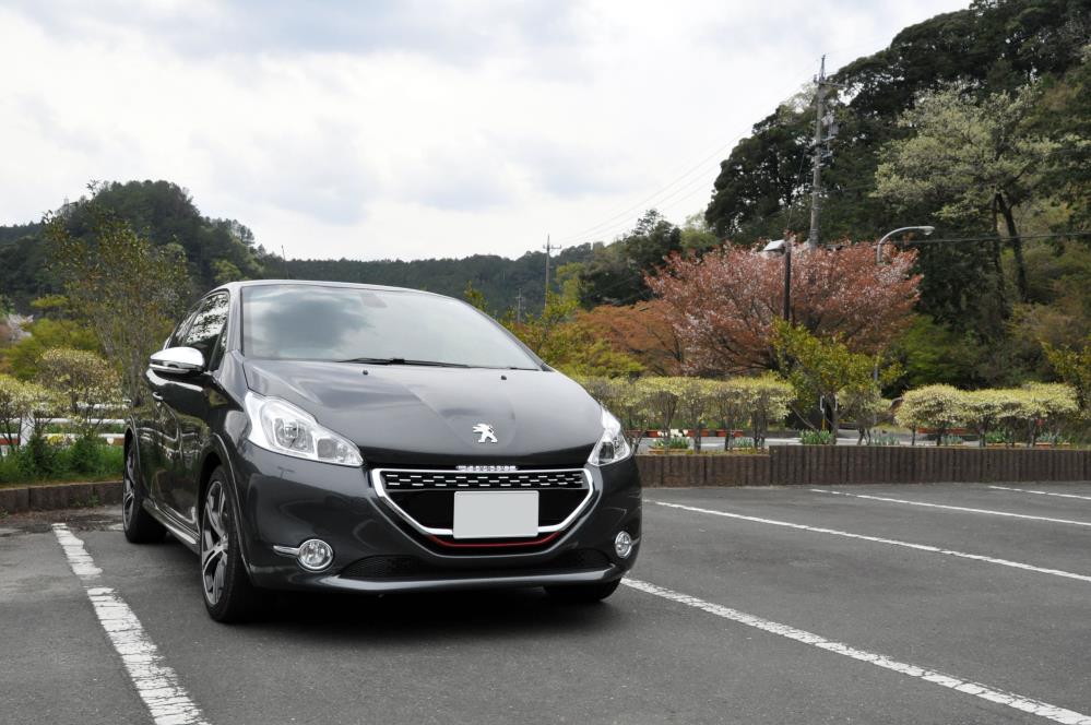 Peugeot208GTiシャークグレー