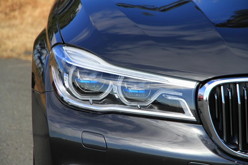 BMW7-03.jpg