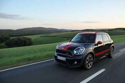 2013_MINI_John_Cooper_Works_Countryman_0001-thumb-530x353-22522-thumb-640x426-11619.jpg