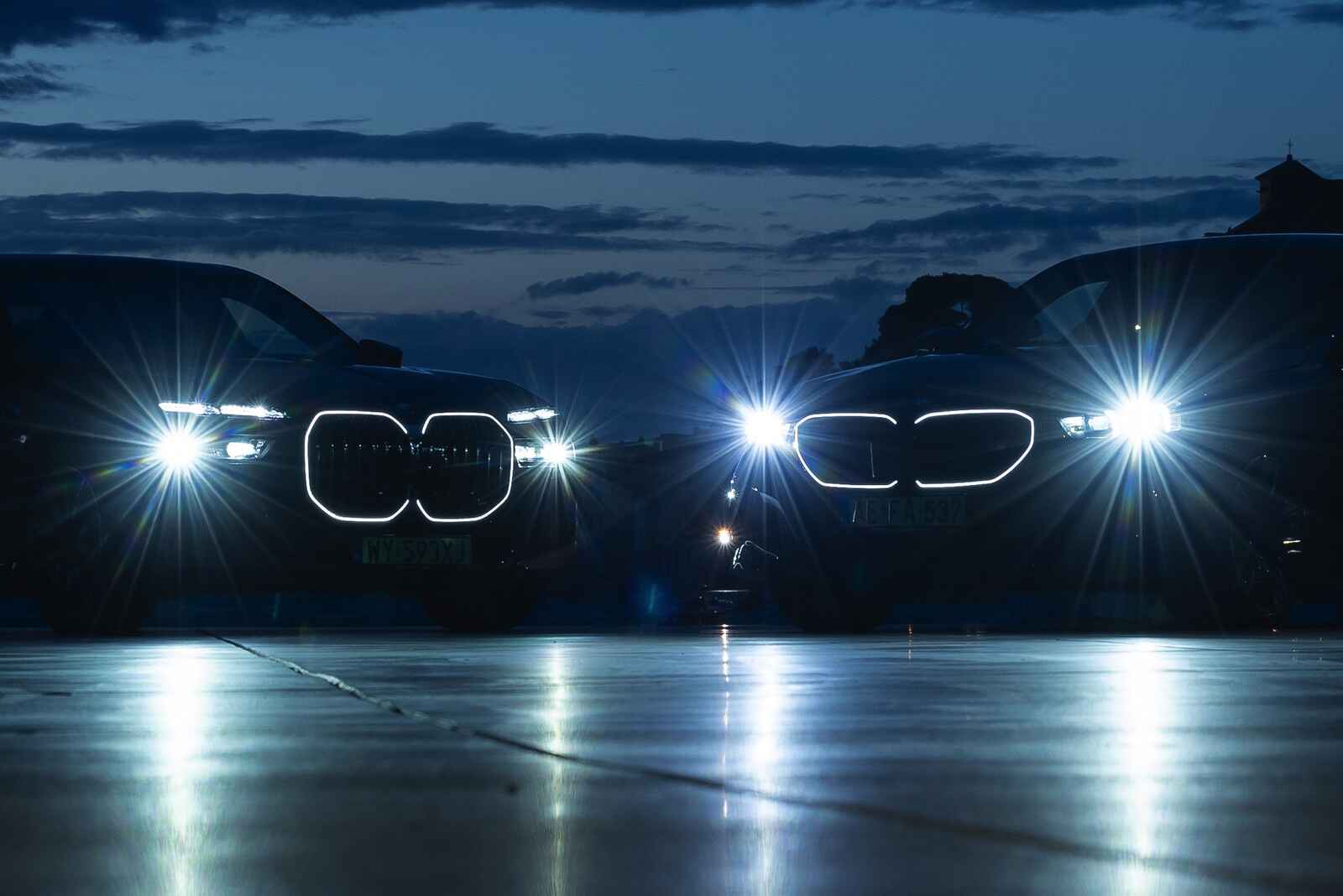 BMW-Iconic-Glow-Niere-Nacht-Design-i5-G60-i7-G70-5er-7er-Vergleich-03.jpg