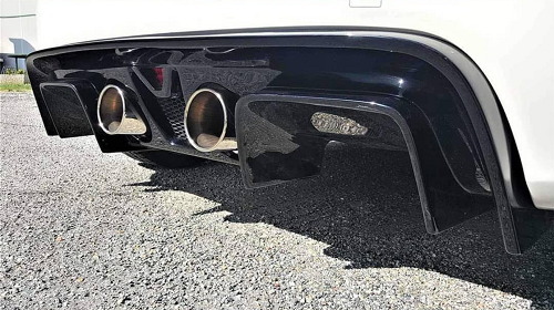 2-Abarth-595-fiberglass-rear-diffuser-central-exhaust-black-gloss-500.jpg